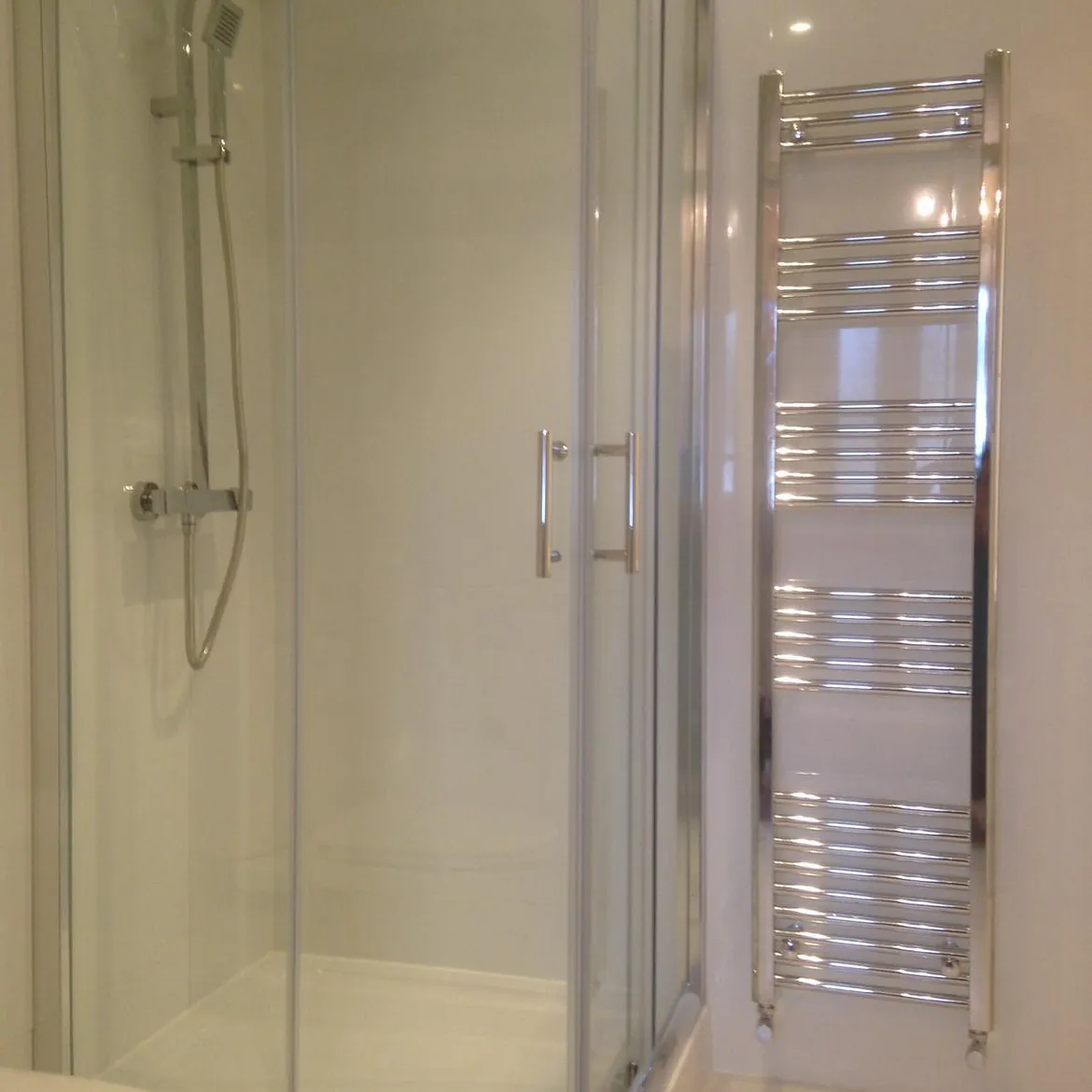 Walk-in shower - Loughton