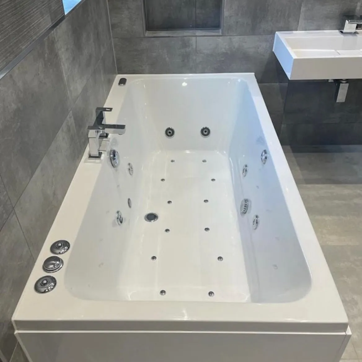 New Bathroom that has been fitted in Loughton